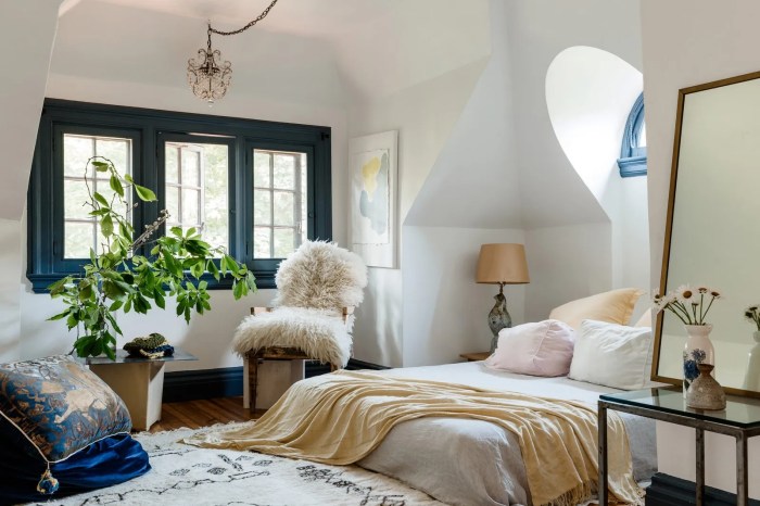 How to decorate a cozy bedroom