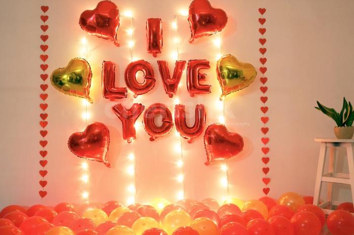 How to decorate bedroom with love symbol ballons