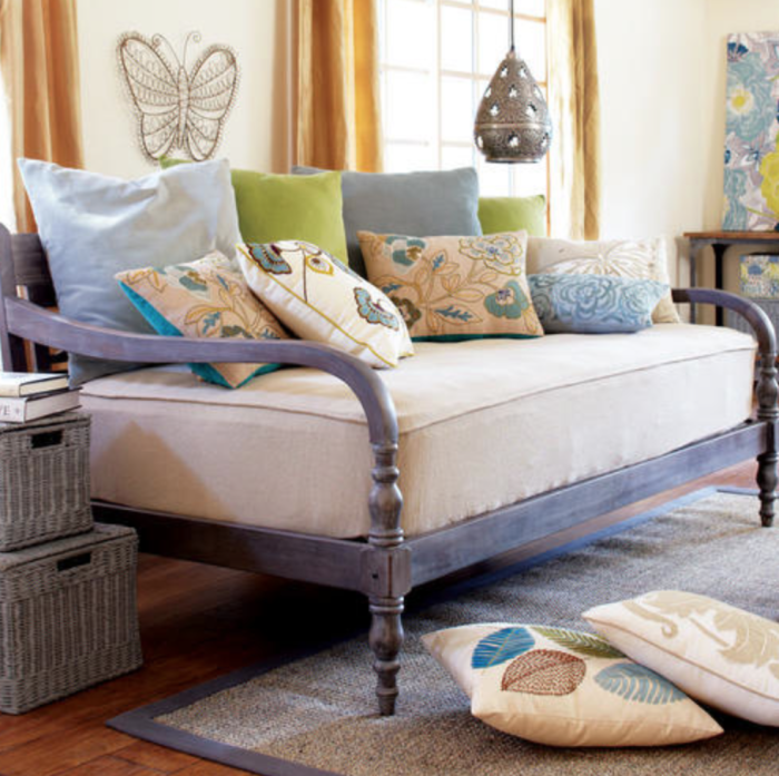 How to decorate room with daybed bedroom dresser