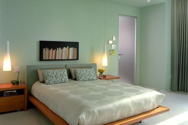 How to decorate bedroom with green walls