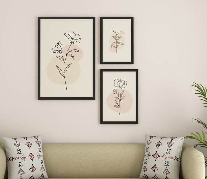 How to decorate with picture frames living room