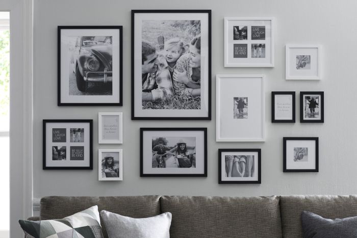 How to decorate with picture frames living room