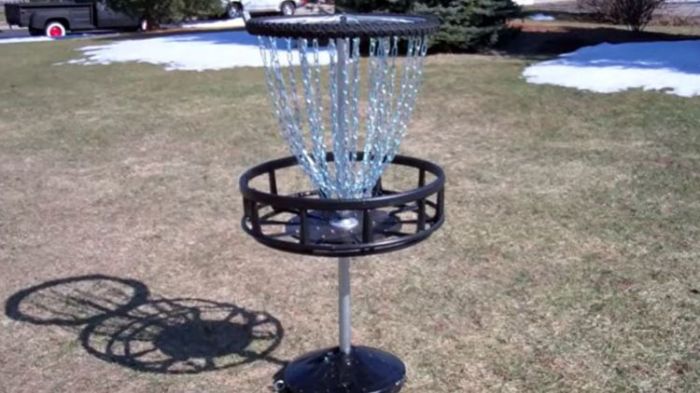 How to make a disc golf basket decoration