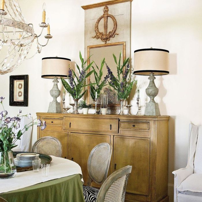 How to decorate dining room buffet