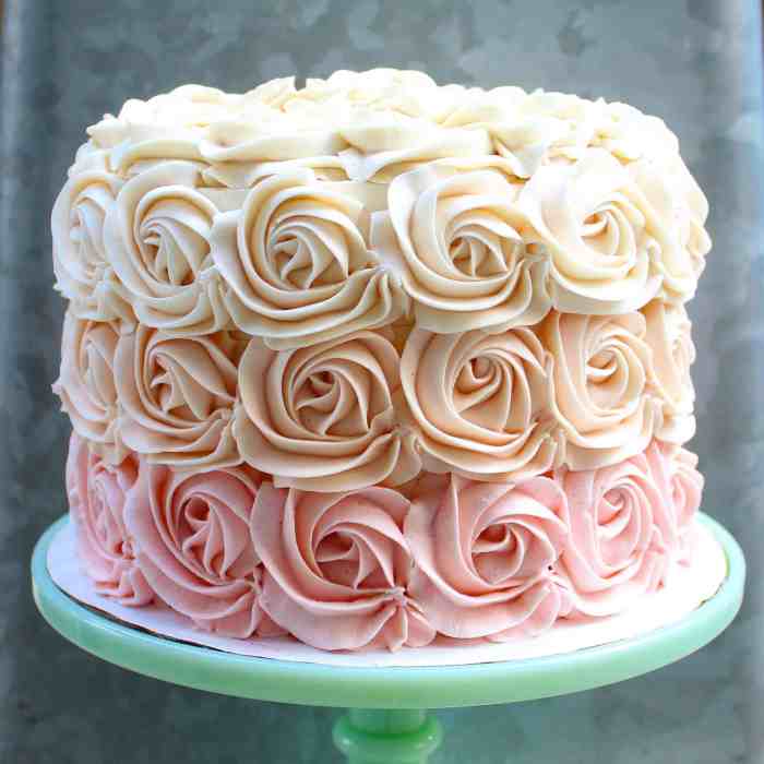 How to make a rose for cake decoration